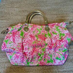 Lilly Pulitzer GWP Travel Duffle Pink and Green Biggest Fan Print